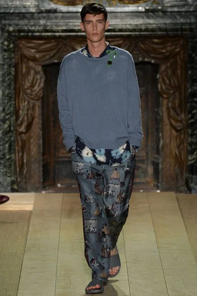 Look 15